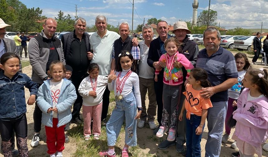 Emirdağ Umraniye köy halkı bahar şenliğinde buluştu