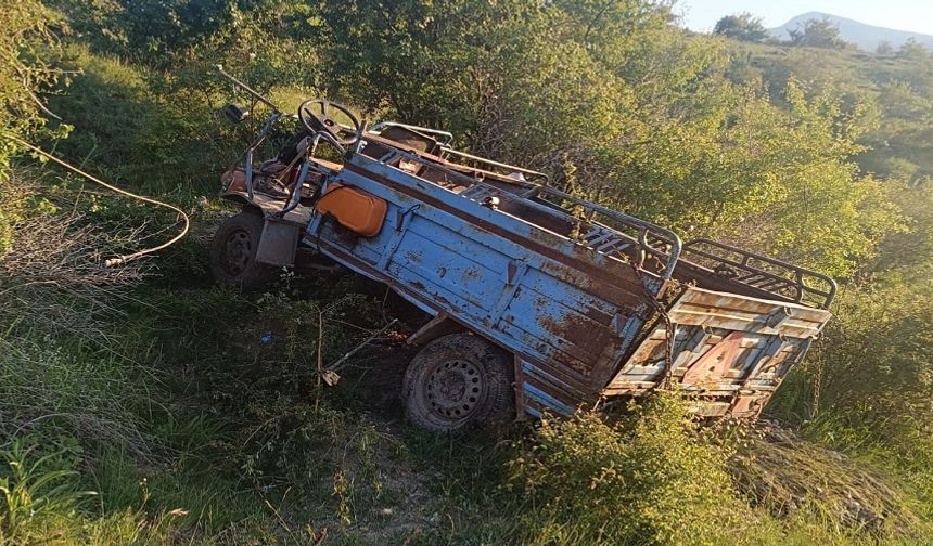 Patpat uçurumdan düştü, 3 yaralı
