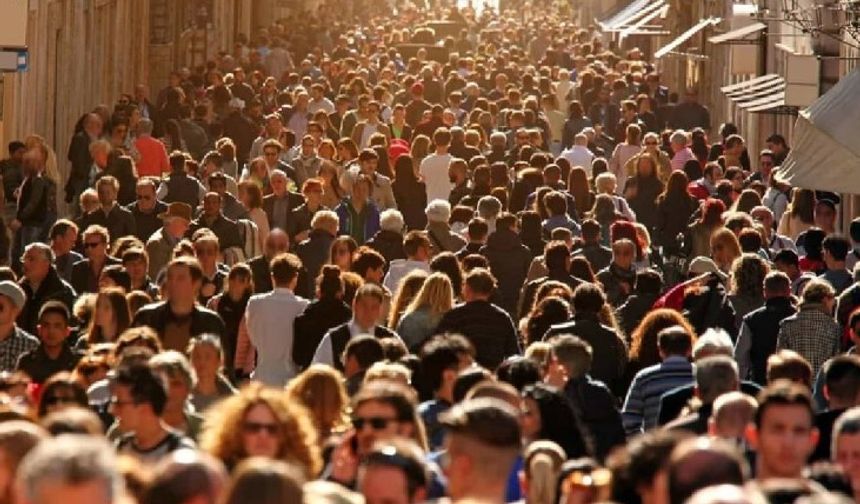 Kadınlar daha uzun, erkekler daha sağlıklı yaşıyor