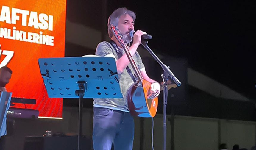 Zafer Şenlikleri'nde Ali Kınık konseri