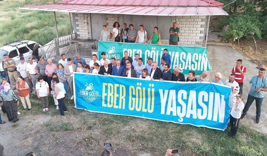 CHP Milletvekillerinden Eber Gölü Yaşasın Hareketi'ne destek.