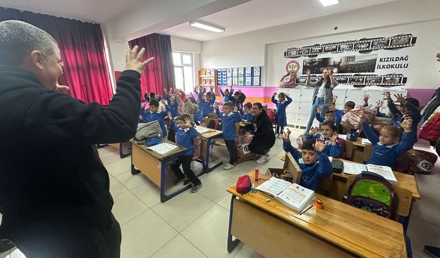 Beşiktaş taraftarından köy okuluna destek!..