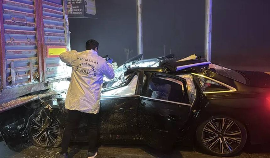 Yoğun sis kazaya neden oldu, 4 kişi öldü