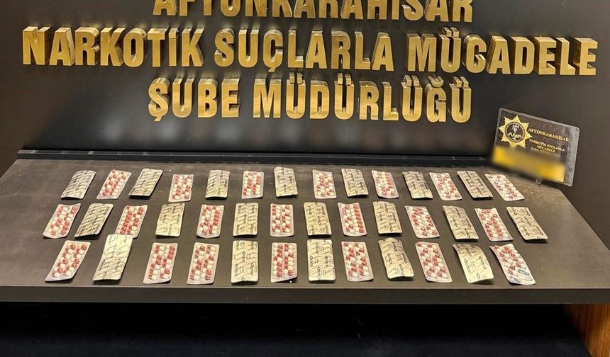 YOLCU OTOBÜSÜNDE UYUŞTURUCUYLA YAKALANDILAR!..