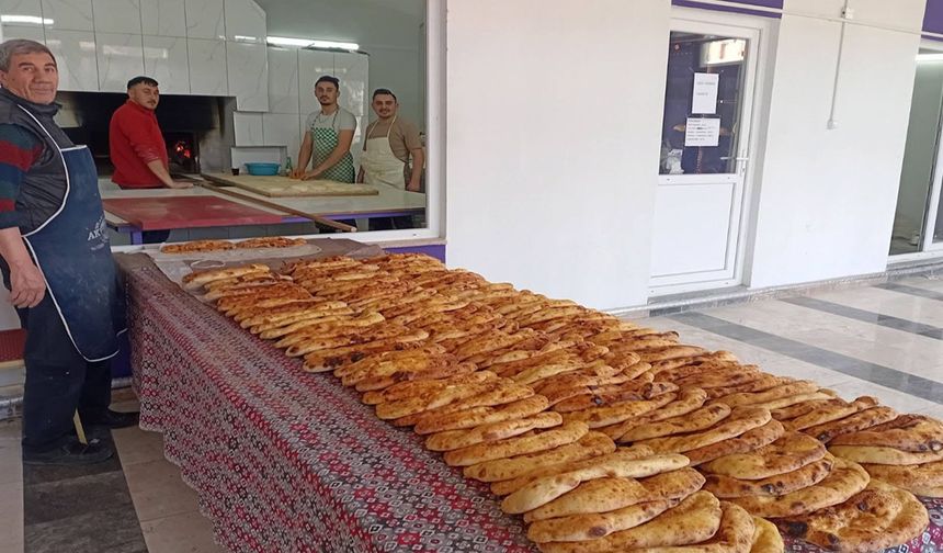 BU KÖYDE RAMAZAN PİDELERİ ÜCRETSİZ