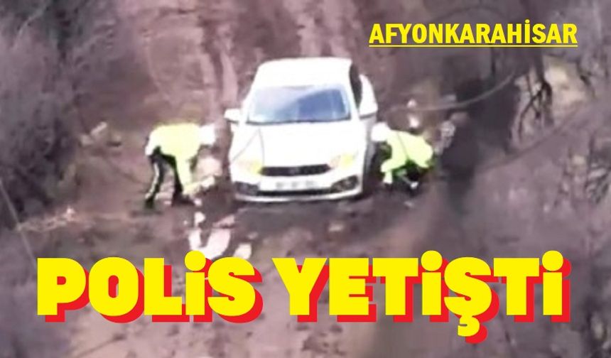 Çamura saplanan sürücünnü imdadına polis yetişti