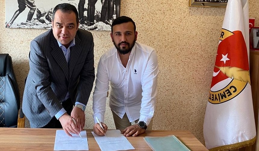 Afyon'da gazetecilerin çocuklarına eğitim desteği