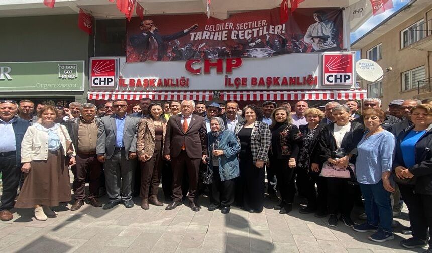 AFYONKARAHİSAR CHP'DE BURUK BAYRAMLAŞMA