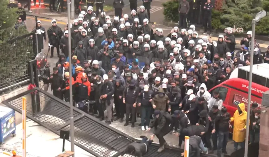 Son Dakika!.. Polis, CHP Genel Merkezine girdi