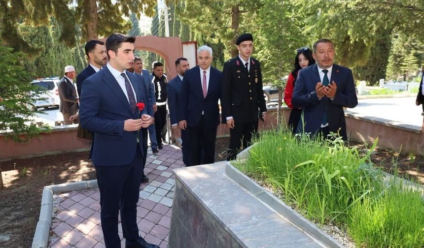 Dinar’da Şehitliklere Ziyaret