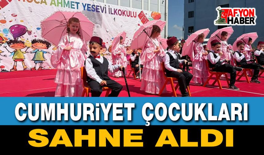 Cumhuriyet Çocukları Sahne Aldı