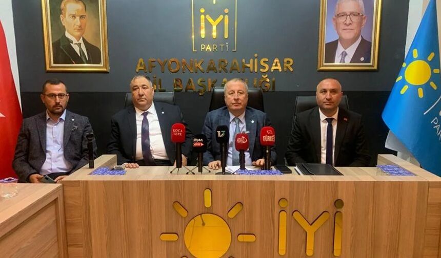 İYİ Parti Afyon İl Başkanlığı’nda Bayramlaşma Programı