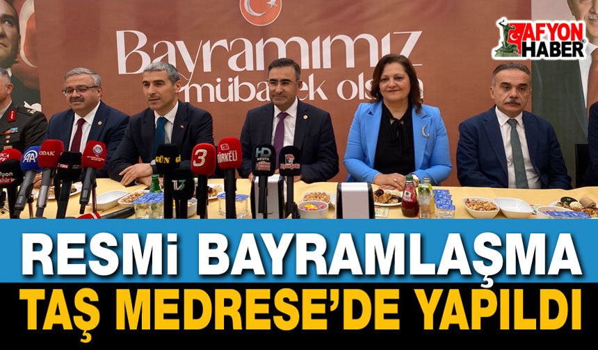 Resmi Bayramlaşma Töreni Taş Medrese’de Yapıldı