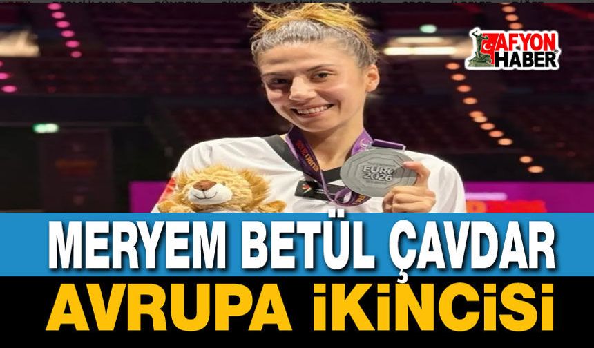 Meryem Betül Çavdar yine kürsüde
