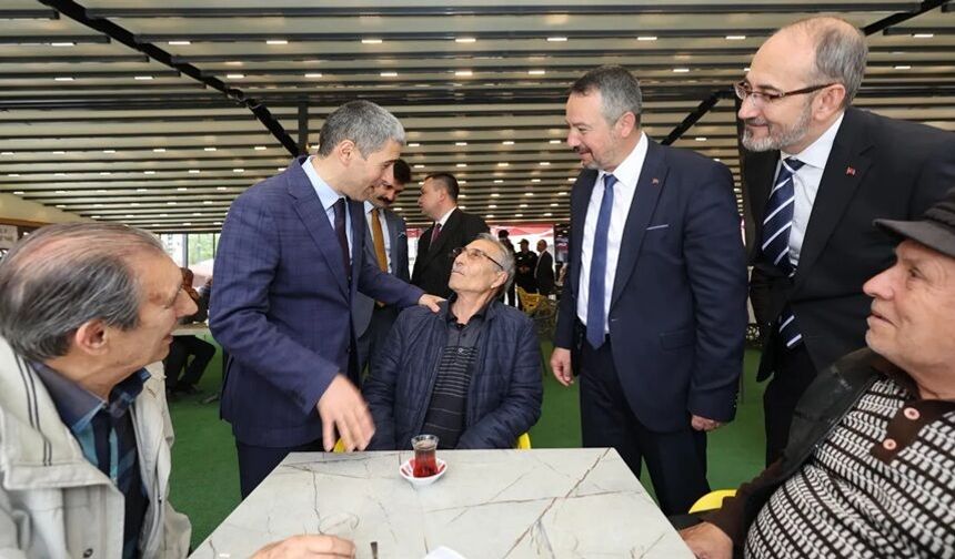 Vali Dr. Naci Aktaş Sandıklı Sokaklarında