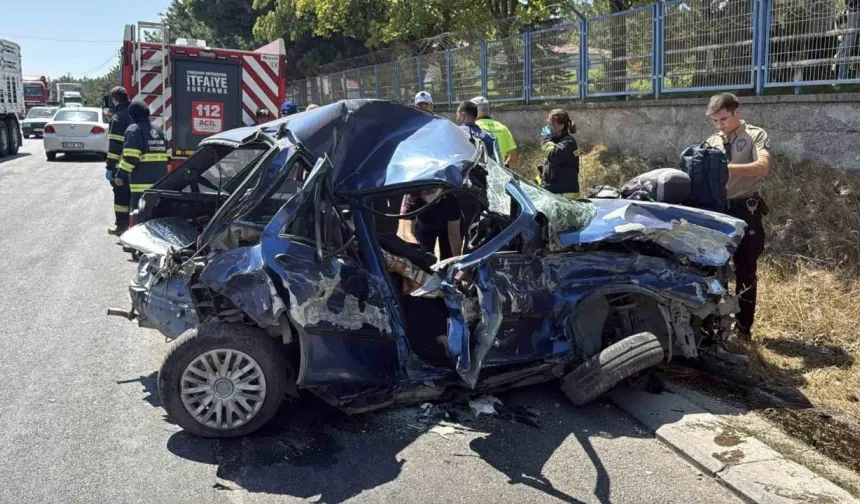 Otomobil, Tır ve Çöp Kamyonu Çarpıştı: 2 Ölü, 1 Yaralı