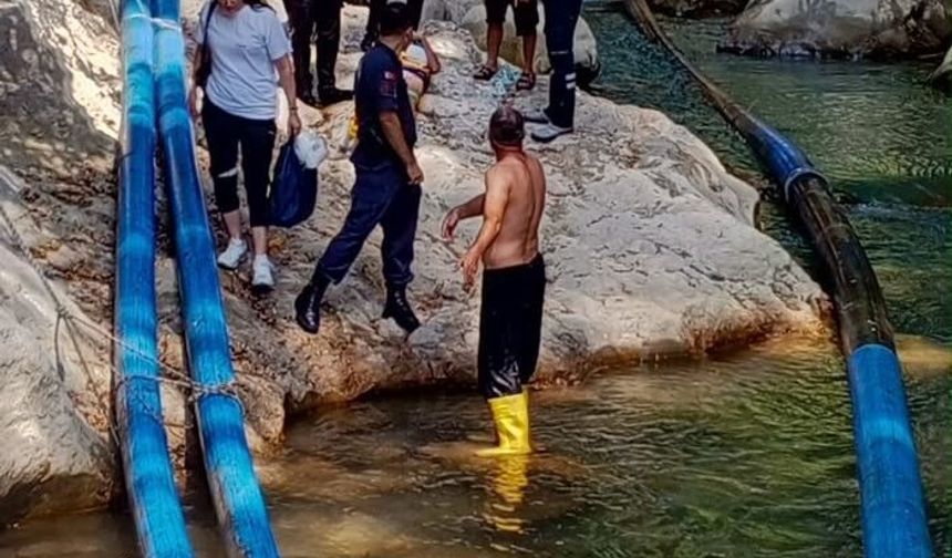 Su Arızasına Giden Muhtar Kayalıklardan Düştü