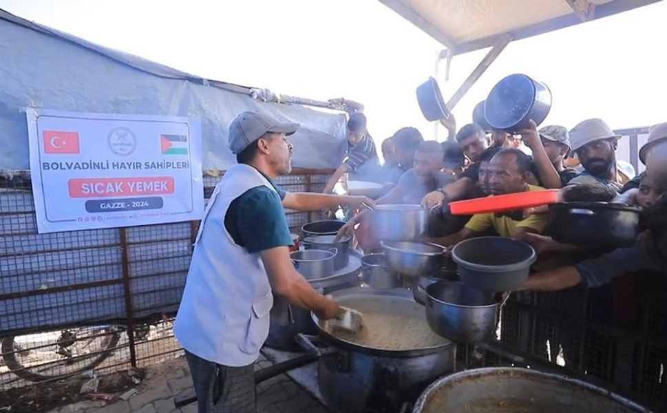 Bolvadinli hayırseverler Gazze'ye ulaştı