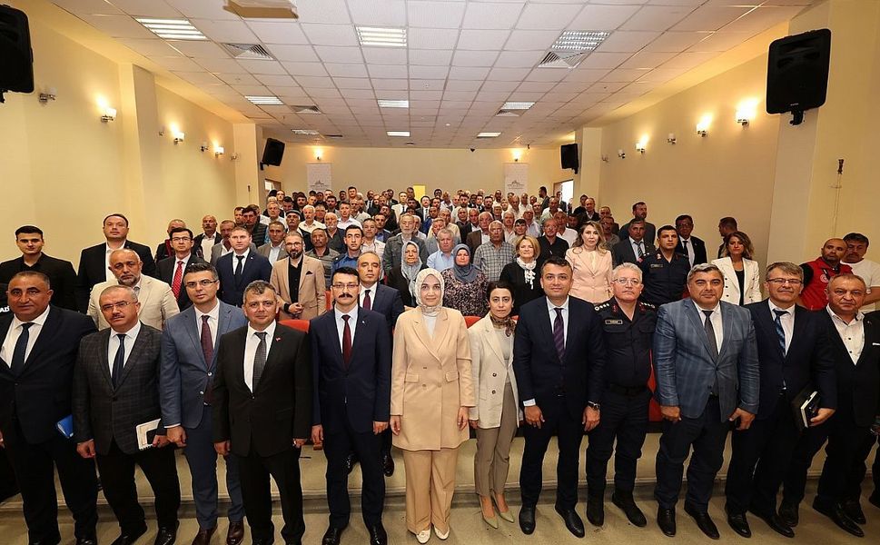 Vali Yiğitbaşı, Emrdağ'da muhtarları dinledi