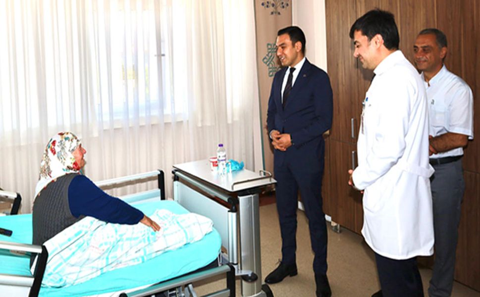 Kaymakam Uğuz'dan hastane ziyareti