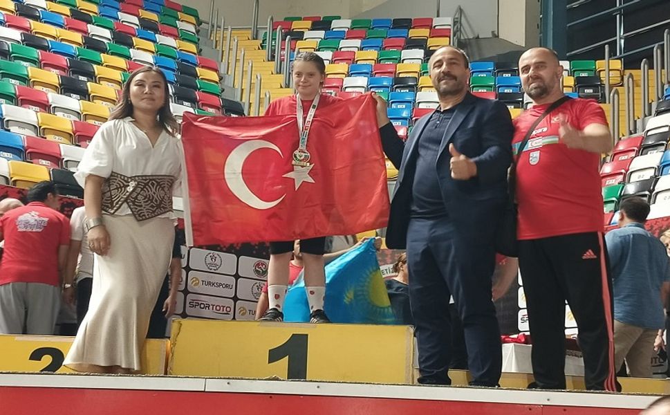 Afyonlu sporculardan 3 Altın madalya