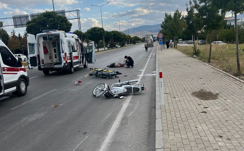 Afyon'da motosiklet kazası, sürücü yaralandı