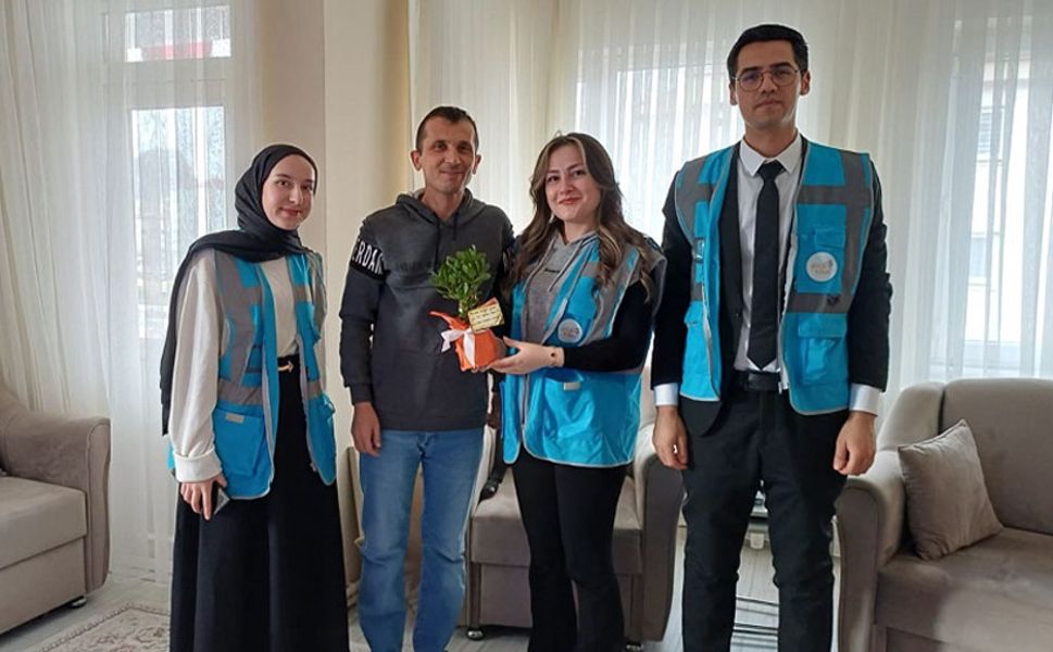 AK Gençlik'ten Engelliler Günü'nde anlamlı ziyaretler