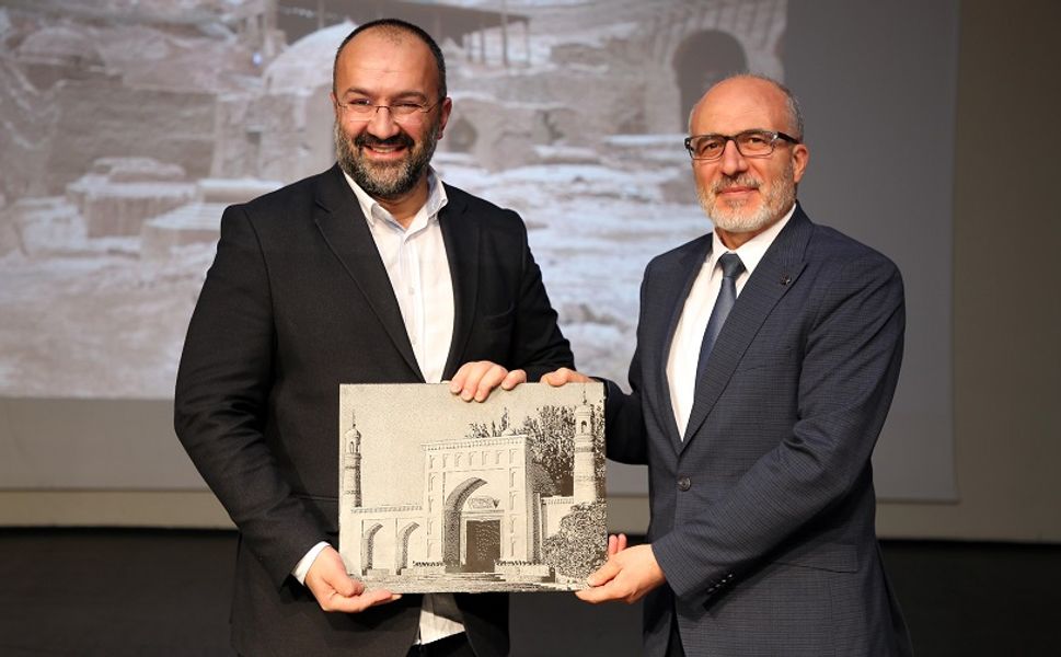 Doğu Türkistan'da Çin zulmü: 10 bin camiyi yok ettiler