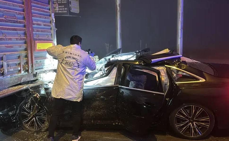 Yoğun sis kazaya neden oldu, 4 kişi öldü