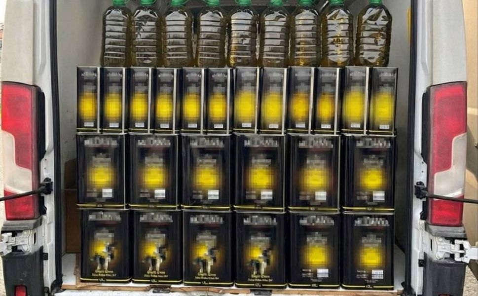 98 teneke sahte zeytin yağı ele geçirildi