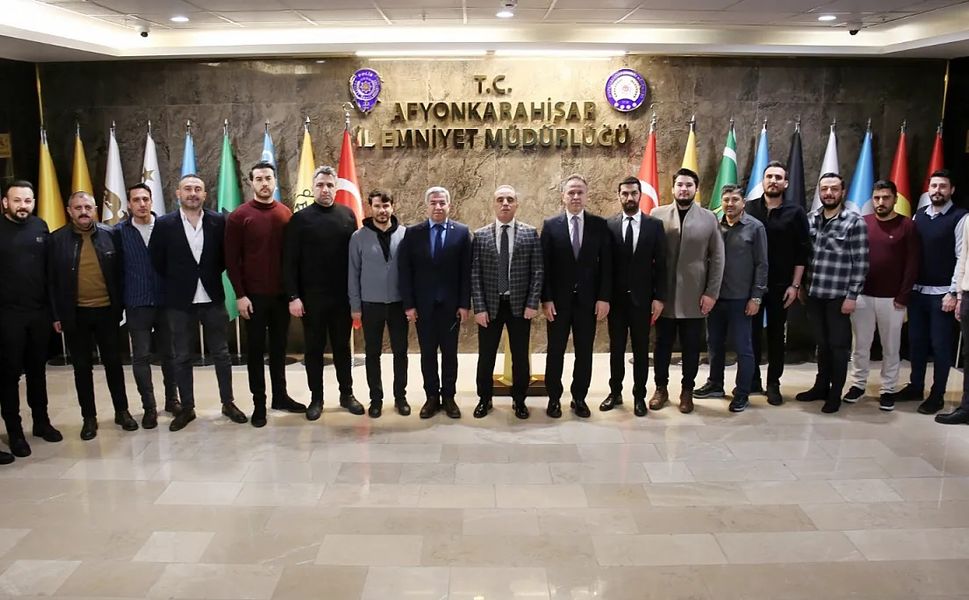 Olayı filmlerdeki gibi çözdüler!..