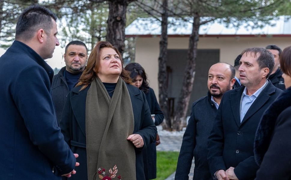 Et Balık arazisinde sosyal tesis inşaatı devam ediyor