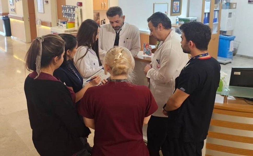 AFSÜ KALP DAMAR BÖLÜMÜ, BÖLGENİN ÖNCÜSÜ OLDU