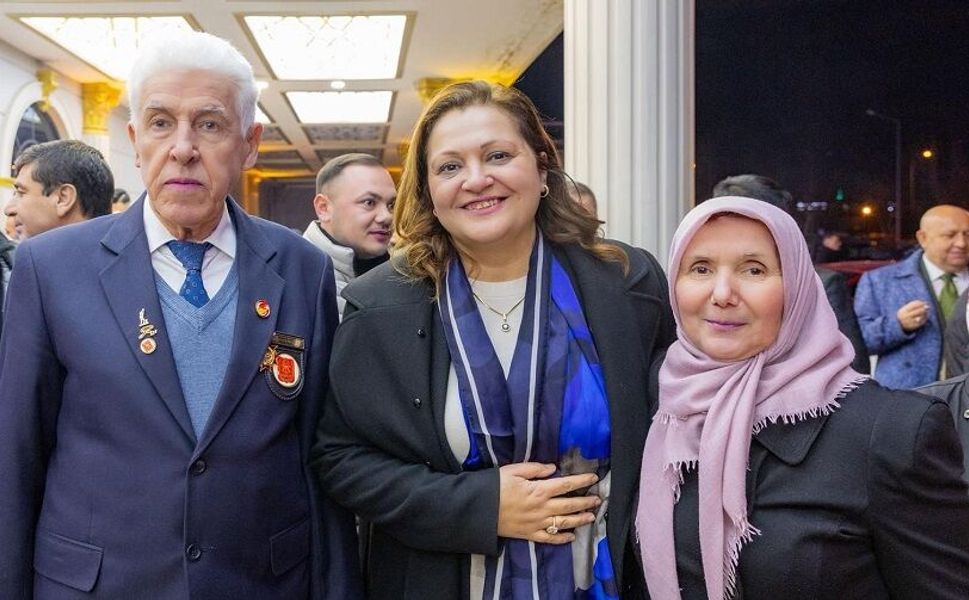 BU MİLLETİN BAŞ TACISINIZ