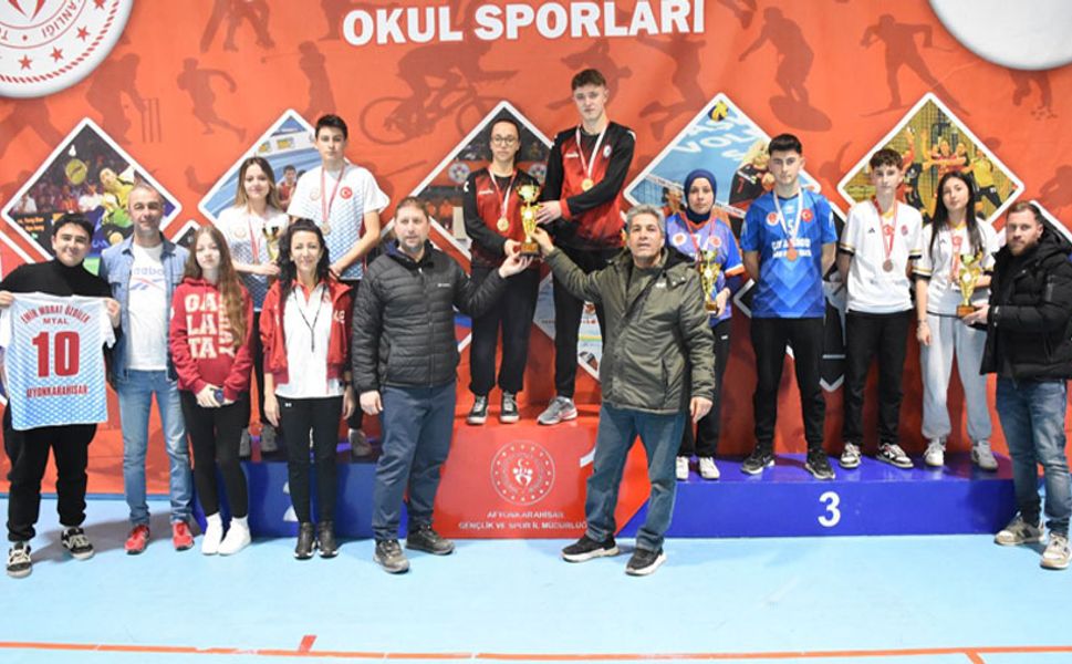 Afyon'da Floor Curling gençler müsabakaları tamamlandı