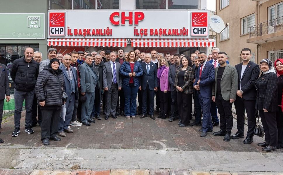 Başkan Burcu Köksal, partililerle bayramlaştı