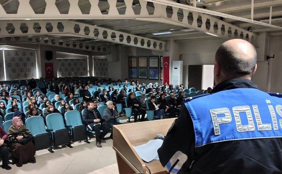 KIZ MESLEK LİSESİ ÖĞRENCİLERİNE EMNİYET SEMİNERİ