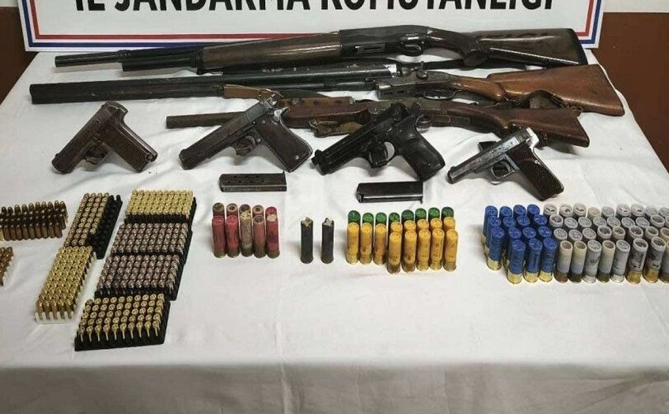 Afyon'da ruhsatsız silah operasyonu