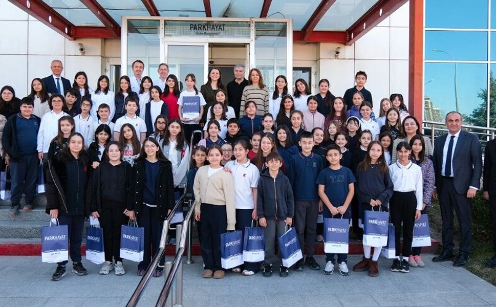 MİNİK RESSAMLARDAN HEKİMLERE ÖZEL ESERLER