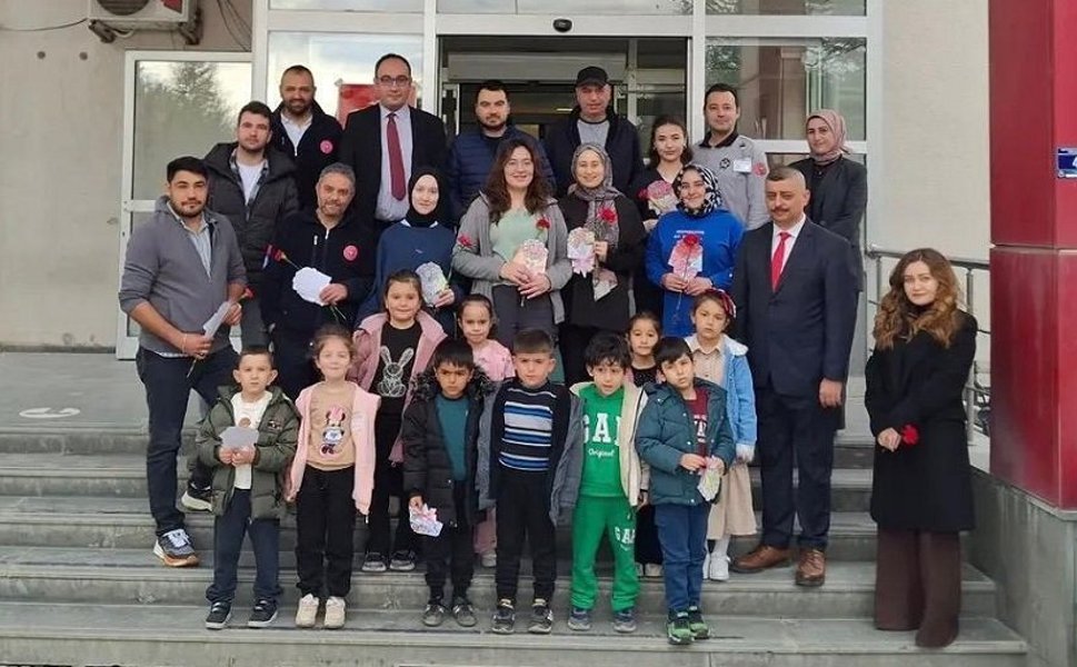 Sağlık çalışanlarına sürpriz yaptılar