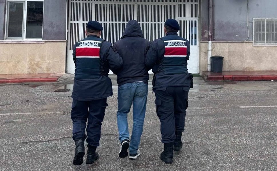 Aranan hükümlü Jandarma'dan kaçamadı!..