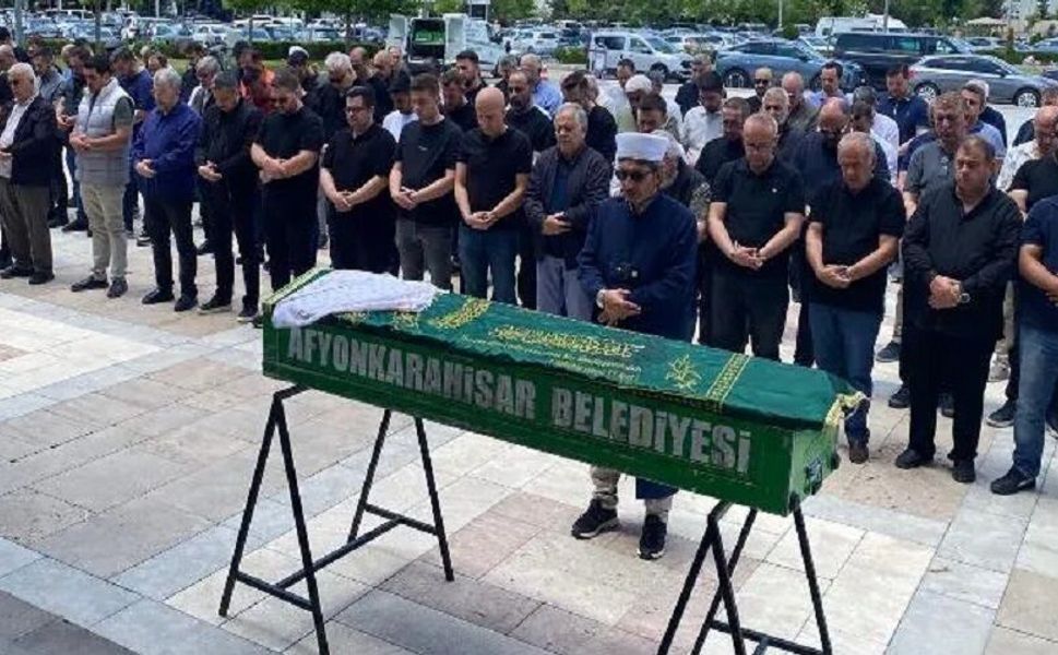 Merhume Şenel Göbel, son yolculuğuna uğurlandı