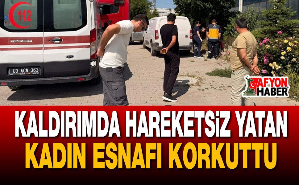 Kaldırımda Hareketsiz Yatan Kadın Korkuttu