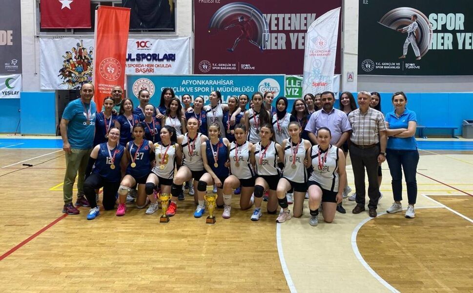 Afyon'da Okul Sporlarında Kupa Günü