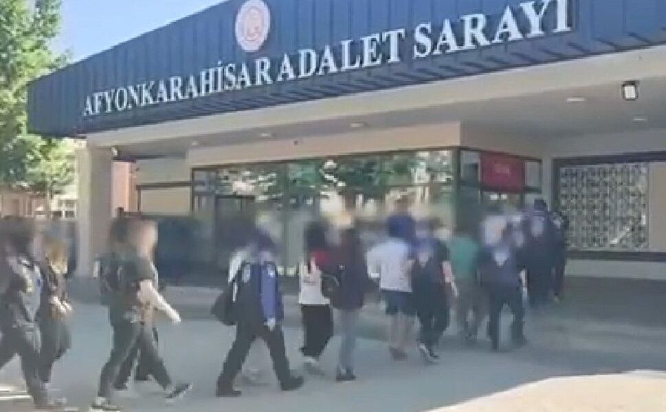 SAHTE ARAÇ İLANIYLA 69 VATANDAŞI DOLANDIRMIŞLAR!..