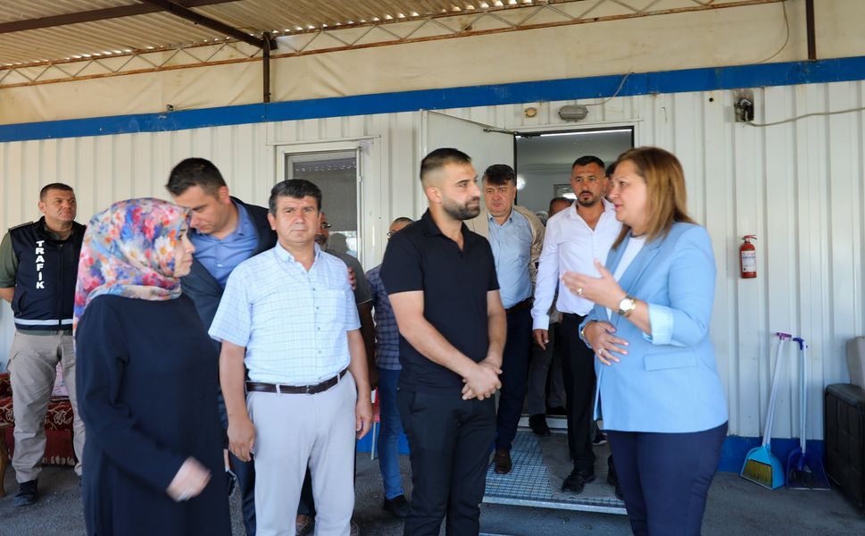 Başkan Burcu Köksal'dan Uydukent Minibüs Durağı'na Taziye Ziyareti