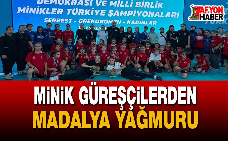 Afyonlu Minik Güreşçilerden Madalya Yağmuru