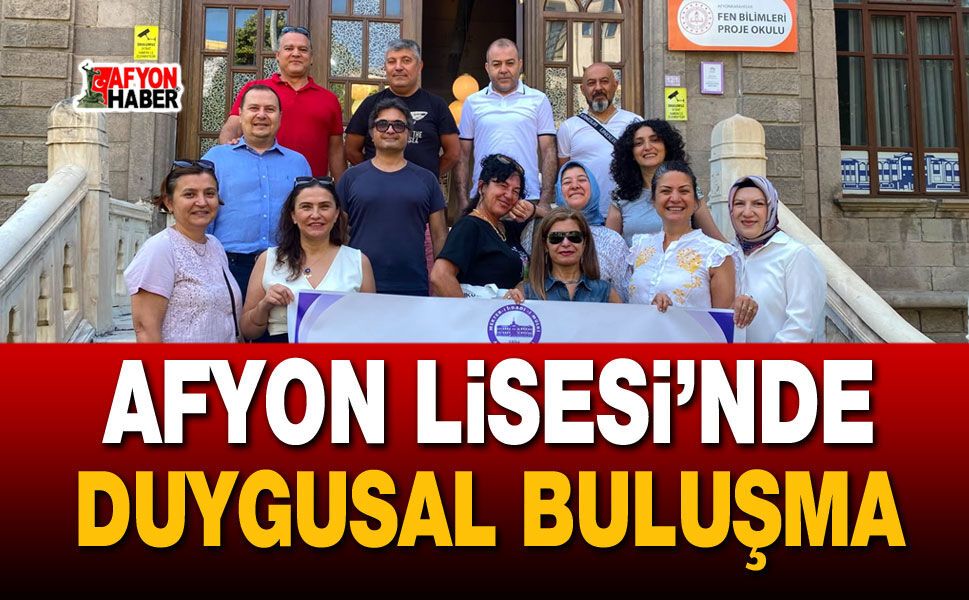 35 Yıl sonra aynı sıralarda hasret giderdiler