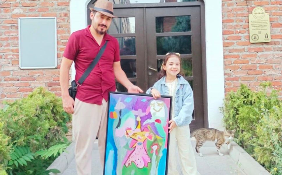 Frig Sergisine 6 Yaşındaki Minik Ressam Damga Vurdu