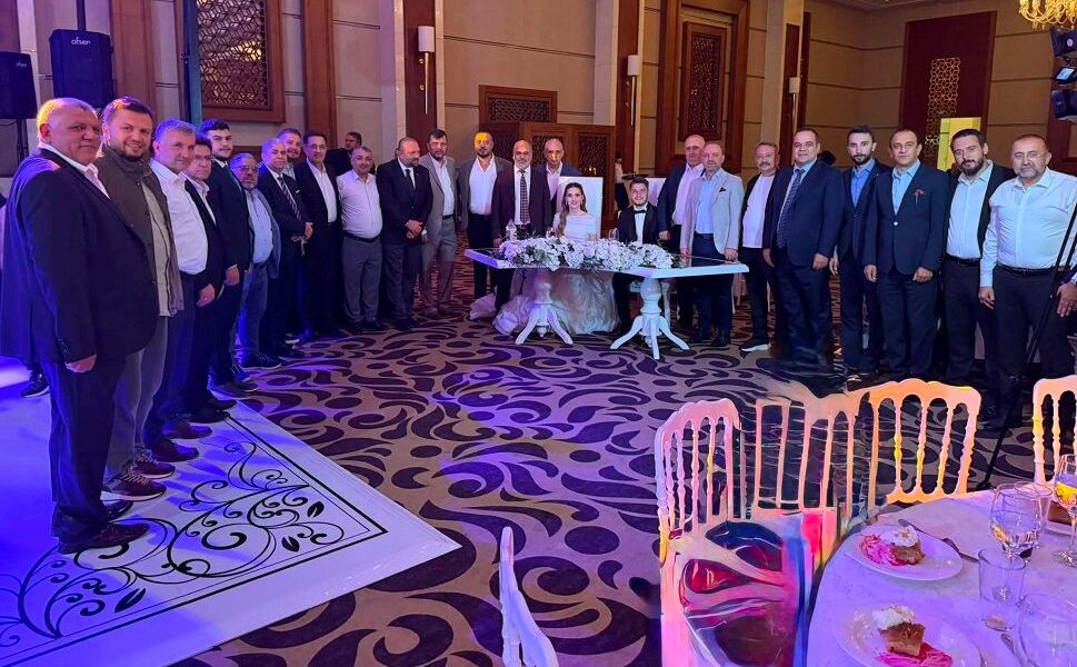 İşlek ve Gökay ailelerinin mutlu günü